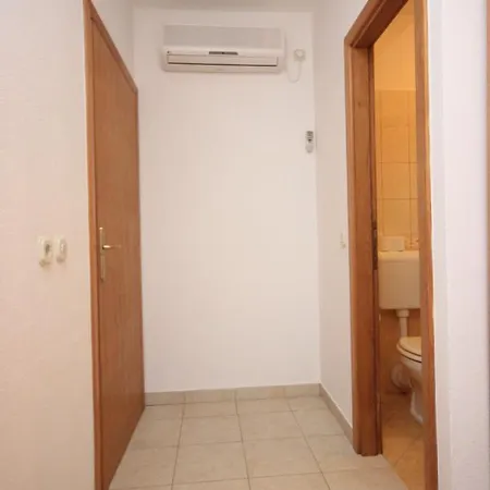 بيت ضيافة Double 8144a Zaglav
