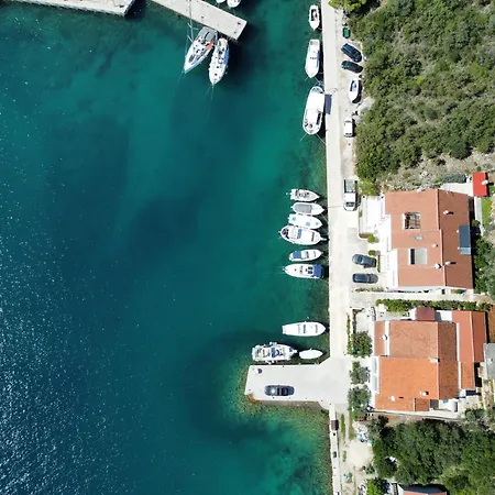 Double 8144a Guest house Zaglav