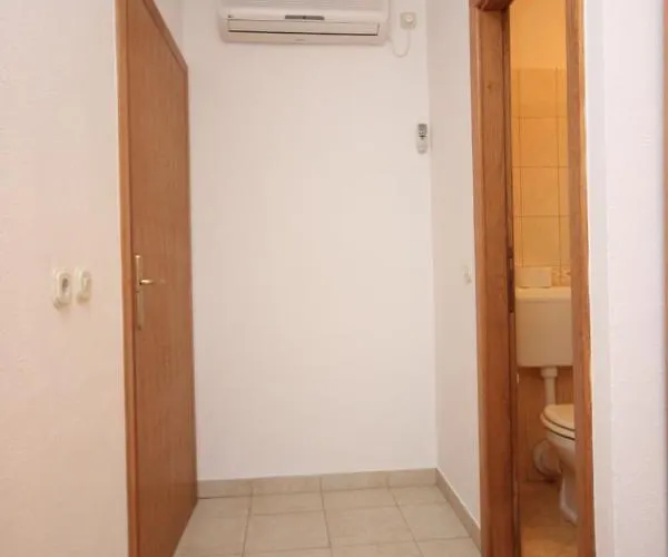 بيت ضيافة Double 8144a Zaglav